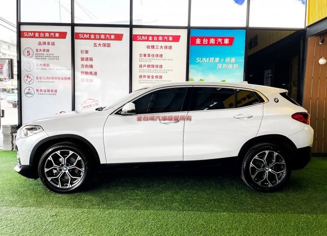 跑少里程擔保【全車原鈑件】【5AS】【抬頭顯示】【M版方向盤】車道偏移／行人偵測／電動尾門／定速／記憶椅／雙電動椅／導航  第3張相片