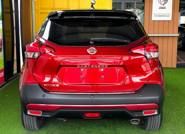 21年10月出廠【配色黑車頂】僅跑【三萬】里程擔保【全車原鈑件】【原廠保養】抬頭顯示／倒車顯影／CARPLAY／藍牙  第4張相片