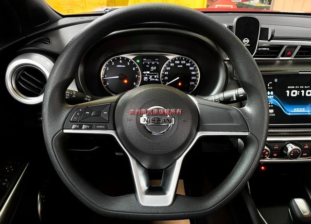 21年10月出廠【配色黑車頂】僅跑【三萬】里程擔保【全車原鈑件】【原廠保養】抬頭顯示／倒車顯影／CARPLAY／藍牙  第12張相片