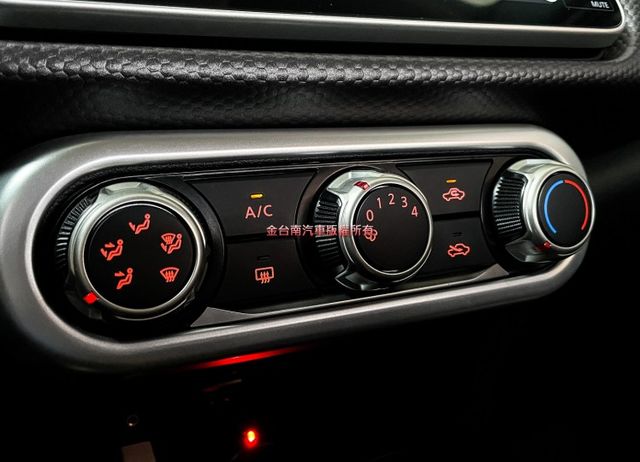 21年10月出廠【配色黑車頂】僅跑【三萬】里程擔保【全車原鈑件】【原廠保養】抬頭顯示／倒車顯影／CARPLAY／藍牙  第15張相片