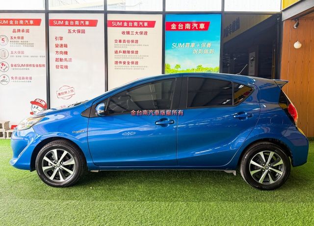 里程擔保／定速／盲點偵測【多媒體觸控螢幕】CARPLAY／倒車顯影／免鑰匙系統／藍牙／恆溫空調／鋁圈／循跡防滑【認證車】  第3張相片