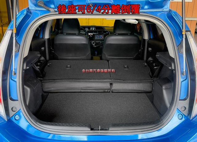 里程擔保／定速／盲點偵測【多媒體觸控螢幕】CARPLAY／倒車顯影／免鑰匙系統／藍牙／恆溫空調／鋁圈／循跡防滑【認證車】  第18張相片