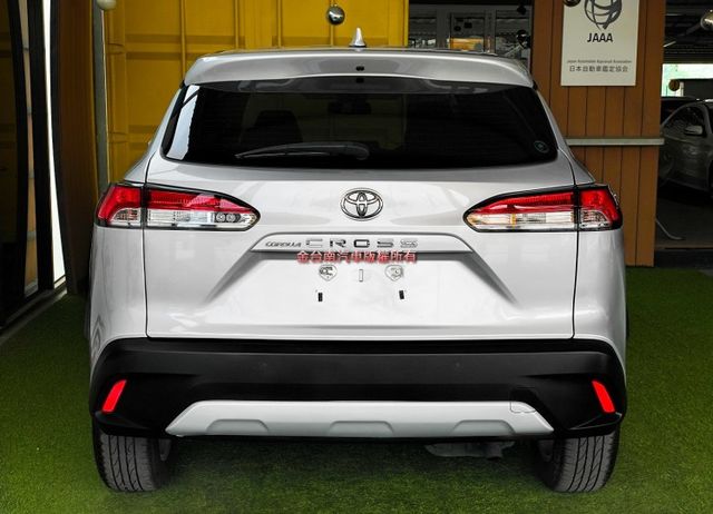 僅跑【六萬】里程擔保【全車原鈑件】ACC跟車／車道偏移／煞停輔助／停車輔助／定速／藍牙／免鑰匙系統／恆溫空調／後座出風口  第4張相片