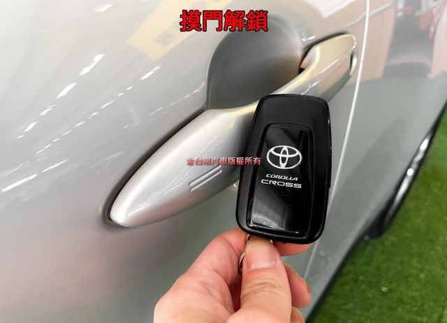 僅跑【六萬】里程擔保【全車原鈑件】ACC跟車／車道偏移／煞停輔助／停車輔助／定速／藍牙／免鑰匙系統／恆溫空調／後座出風口  第6張相片