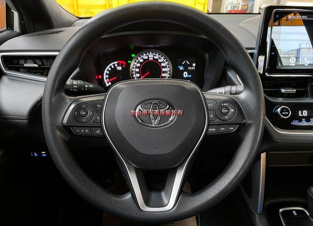 僅跑【六萬】里程擔保【全車原鈑件】ACC跟車／車道偏移／煞停輔助／停車輔助／定速／藍牙／免鑰匙系統／恆溫空調／後座出風口  第11張相片