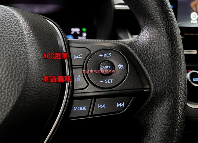 僅跑【六萬】里程擔保【全車原鈑件】ACC跟車／車道偏移／煞停輔助／停車輔助／定速／藍牙／免鑰匙系統／恆溫空調／後座出風口  第14張相片