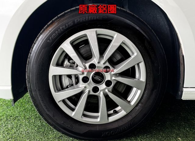 【七人座】僅跑【一萬】【原鈑件】【原廠保固至2028】數位化儀錶／全方位智駕科技輔助／快撥／盲點／ACC／CARPLAY  第7張相片