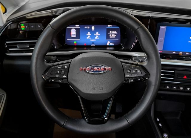 【七人座】僅跑【一萬】【原鈑件】【原廠保固至2028】數位化儀錶／全方位智駕科技輔助／快撥／盲點／ACC／CARPLAY  第11張相片