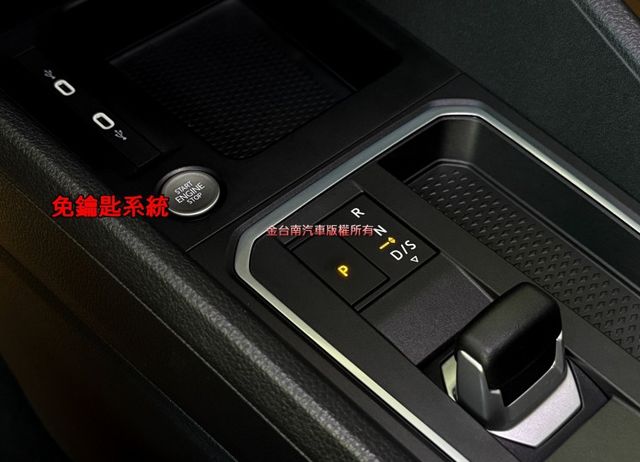 【七人座】僅跑【一萬】【原鈑件】【原廠保固至2028】數位化儀錶／全方位智駕科技輔助／快撥／盲點／ACC／CARPLAY  第17張相片