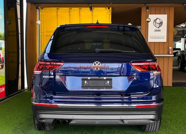 20年式／20年領牌／19年12月出廠／僅跑【八萬】【原鈑件】盲點／ACC／自動停車／環景／電動尾門／記憶椅／雙電熱椅  第4張相片