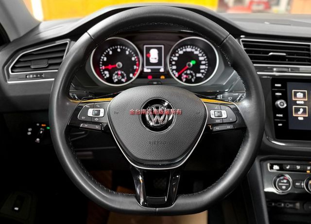 20年式／20年領牌／19年12月出廠／僅跑【八萬】【原鈑件】盲點／ACC／自動停車／環景／電動尾門／記憶椅／雙電熱椅  第10張相片