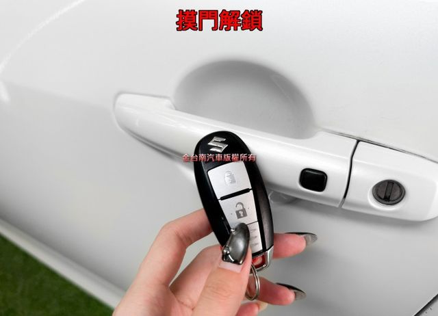 【GLX】僅跑【八萬】【全車原鈑件】免鑰匙系統／定速／恆溫空調／全尺寸頭部安全氣囊／椅側安全氣囊／音響快控【保養確實】  第7張相片