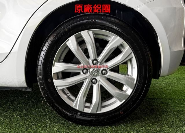 【GLX】僅跑【八萬】【全車原鈑件】免鑰匙系統／定速／恆溫空調／全尺寸頭部安全氣囊／椅側安全氣囊／音響快控【保養確實】  第8張相片