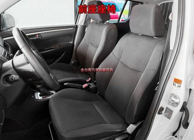 【GLX】僅跑【八萬】【全車原鈑件】免鑰匙系統／定速／恆溫空調／全尺寸頭部安全氣囊／椅側安全氣囊／音響快控【保養確實】  第10張相片