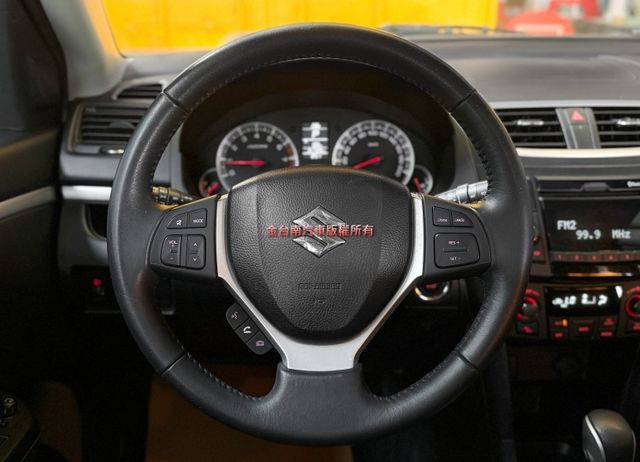 【GLX】僅跑【八萬】【全車原鈑件】免鑰匙系統／定速／恆溫空調／全尺寸頭部安全氣囊／椅側安全氣囊／音響快控【保養確實】  第12張相片