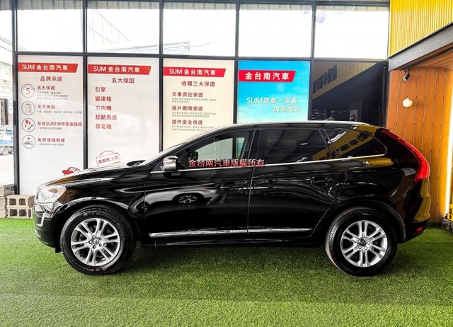 16年式／16年領牌／15年11月出廠／里程擔保【原鈑件】盲點／定速／電動尾門／快撥／記憶椅／雙電動椅／導航／雙區恆溫  第3張相片