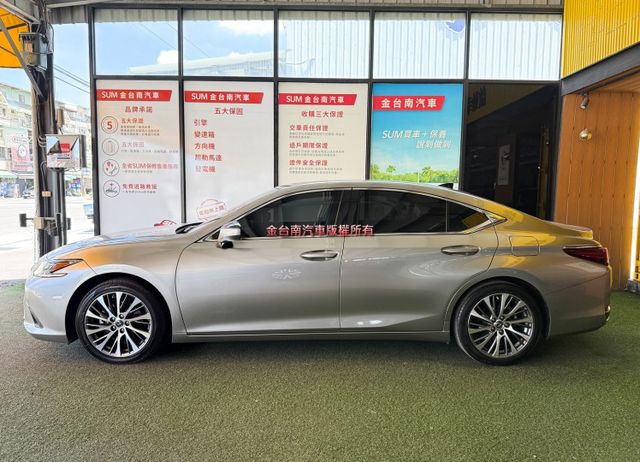 ES250【旗艦版】【新車價220萬】跑少里程擔保【全車原鈑件】【全景天窗】【ML音響】抬頭顯示／盲點／環景／雙冷熱椅  第3張相片