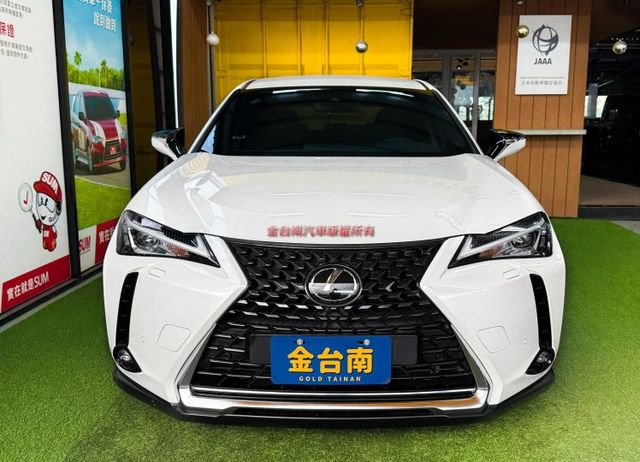 UX200／僅跑【五萬】【原廠保養】盲點／ACC／車道偏移【18吋鋁圈】 CARPLAY／免鑰匙系統／雙電動椅【認證車】  第2張相片