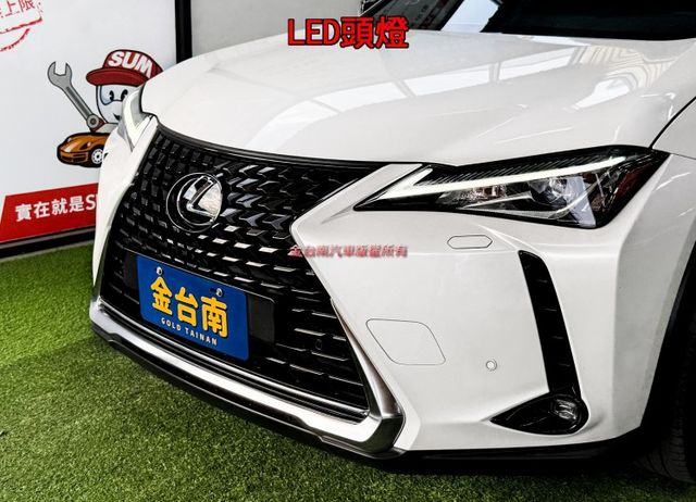 UX200／僅跑【五萬】【原廠保養】盲點／ACC／車道偏移【18吋鋁圈】 CARPLAY／免鑰匙系統／雙電動椅【認證車】  第5張相片