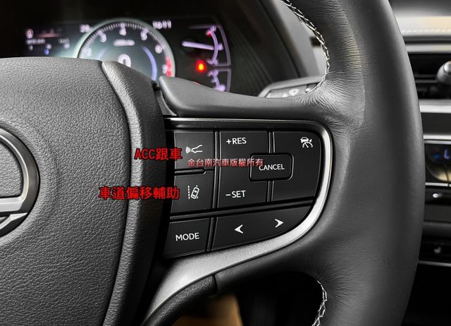 UX200／僅跑【五萬】【原廠保養】盲點／ACC／車道偏移【18吋鋁圈】 CARPLAY／免鑰匙系統／雙電動椅【認證車】  第12張相片