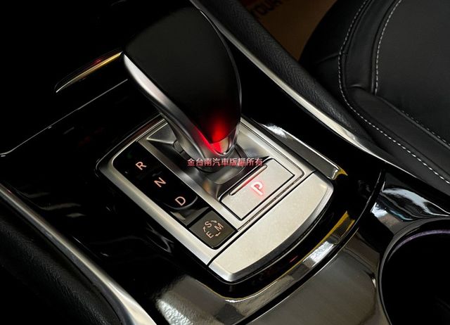 里程擔保【全車原鈑件】定速／換檔撥片／車道偏離警示／摸門解鎖／雙記憶座椅／雙電熱座椅／雙區恆溫／倒車顯影／LED頭燈  第16張相片