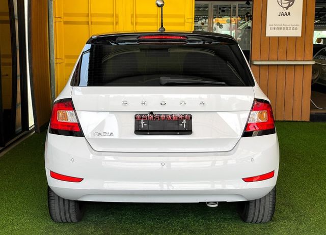 【1.0T】20年式／19年11月出廠／僅跑【八萬】【黑車頂】盲點／ACC／後方車流警示／CARPLAY／恆溫【認證車】  第4張相片