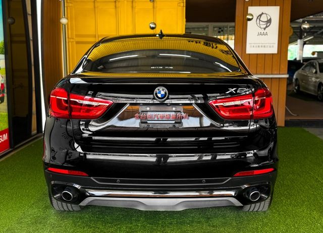 總代理【XDRIVE35I】里程擔保【原鈑件】天窗／抬頭顯示／電動尾門／定速／記憶座椅／雙電動椅／導航／環景／雙區恆溫  第3張相片