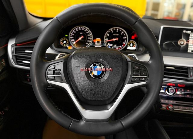 總代理【XDRIVE35I】里程擔保【原鈑件】天窗／抬頭顯示／電動尾門／定速／記憶座椅／雙電動椅／導航／環景／雙區恆溫  第10張相片