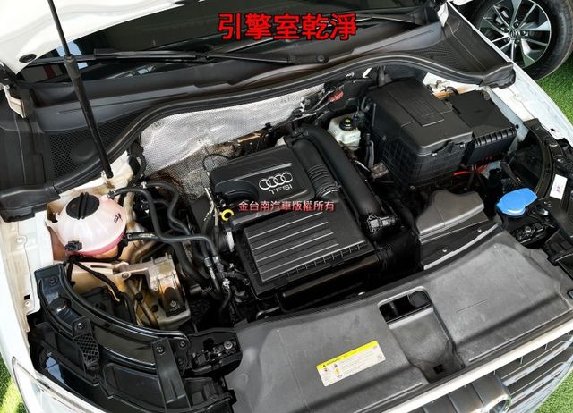 16年式／16年領牌／15年12月出廠／里程擔保【全車原鈑件】換檔撥片／雙電動椅／藍牙／倒車顯影／雙區恆溫  第19張相片