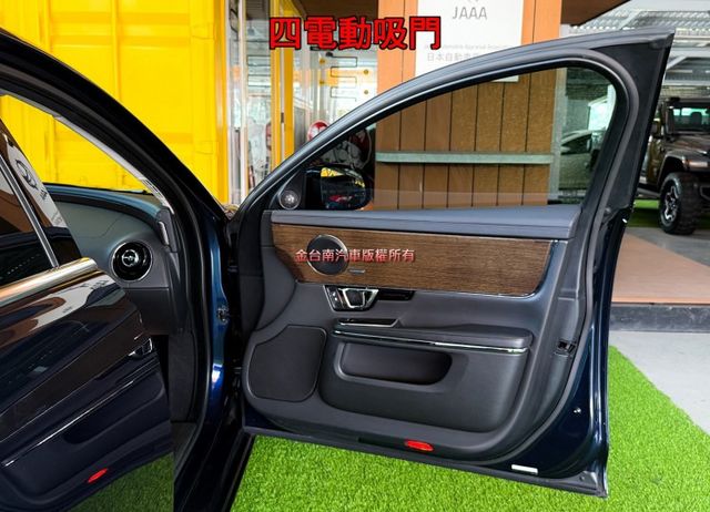 XJL【Premium Luxury】【新車365萬】【原鈑件／原廠保養】全景天窗／自動停車／四電動吸門／四區恆溫／盲點  第7張相片