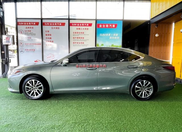 ES200／里程擔保【全車原鈑件】天窗／盲點／ACC／車道偏移／煞停輔助／ CARPLAY／免鑰匙系統／雙電熱椅／快撥  第3張相片