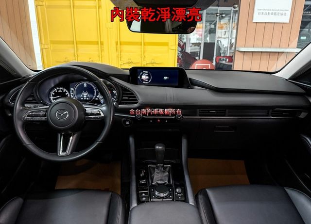 【PREMIUM】【原廠保固中】僅跑【四萬】【原鈑件】【原廠保養】ACC／盲點／車道維持／快撥／環景／煞停輔助／IKEY  第7張相片