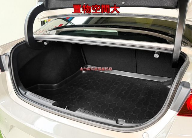 【PREMIUM】【原廠保固中】僅跑【四萬】【原鈑件】【原廠保養】ACC／盲點／車道維持／快撥／環景／煞停輔助／IKEY  第18張相片