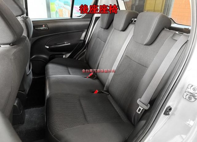 【GLX】僅跑【八萬】【全車原鈑件】免鑰匙系統／定速／恆溫空調／全尺寸頭部安全氣囊／椅側安全氣囊／音響快控【保養確實】  第11張相片