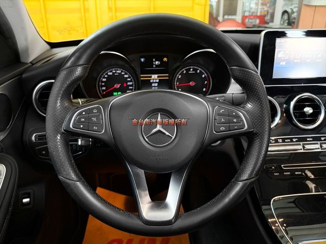 【總代理】【W205／大改新款】里程擔保【全車原鈑件】【天窗】雙電動座椅／倒車顯影／定速／換檔撥片／雙區恆溫／後座出風口  第11張相片