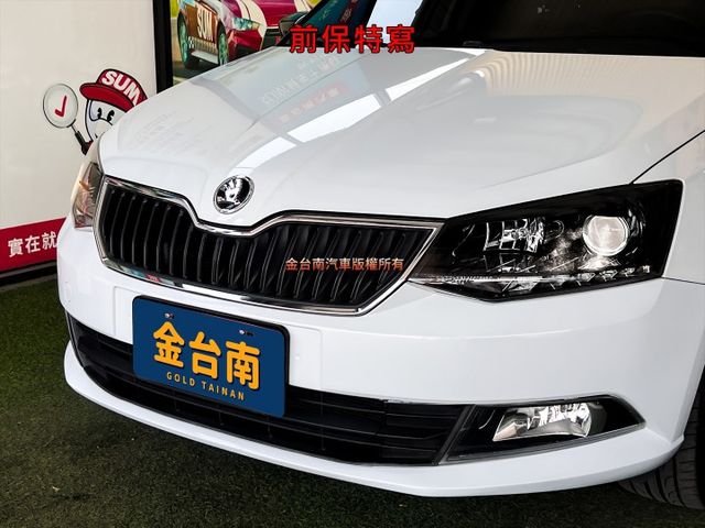 1.0Ｔ／僅跑【五萬】【全車原鈑件】【４輪新胎】【雙色套件】【單寧牛仔布紋座椅】CARPLAY／定速／藍牙／光感應頭燈  第4張相片