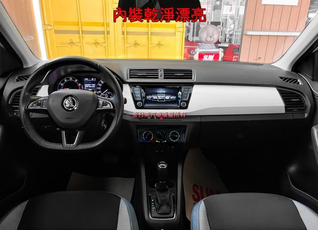 1.0Ｔ／僅跑【五萬】【全車原鈑件】【４輪新胎】【雙色套件】【單寧牛仔布紋座椅】CARPLAY／定速／藍牙／光感應頭燈  第8張相片