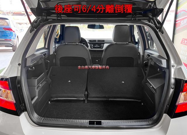 1.0Ｔ／僅跑【五萬】【全車原鈑件】【４輪新胎】【雙色套件】【單寧牛仔布紋座椅】CARPLAY／定速／藍牙／光感應頭燈  第17張相片