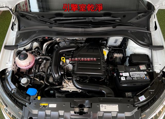 1.0Ｔ／僅跑【五萬】【全車原鈑件】【４輪新胎】【雙色套件】【單寧牛仔布紋座椅】CARPLAY／定速／藍牙／光感應頭燈  第18張相片