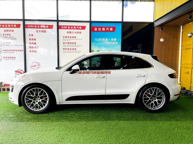 【白金版】里程擔保【原鈑件】【跑車計時套件】【跑車排氣管】【雙18向記憶椅】【鋁合金踏板】【碳纖維內飾板】【BC BR】  第3張相片