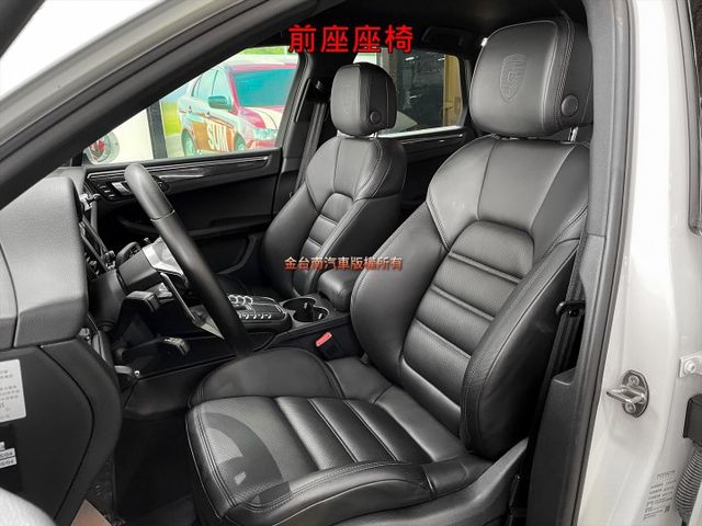 【白金版】里程擔保【原鈑件】【跑車計時套件】【跑車排氣管】【雙18向記憶椅】【鋁合金踏板】【碳纖維內飾板】【BC BR】  第8張相片