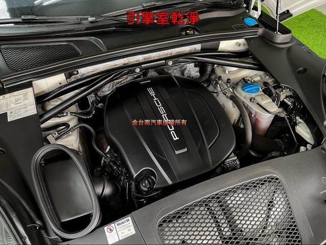 【白金版】里程擔保【原鈑件】【跑車計時套件】【跑車排氣管】【雙18向記憶椅】【鋁合金踏板】【碳纖維內飾板】【BC BR】  第19張相片