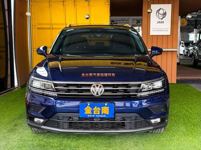 【C-L】18年式／17年11月出廠／里程擔保【原鈑件】盲點／ACC／自動停車／環景／電動尾門／記憶椅／LED頭燈  第2張相片
