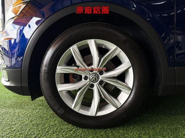 【C-L】18年式／17年11月出廠／里程擔保【原鈑件】盲點／ACC／自動停車／環景／電動尾門／記憶椅／LED頭燈  第7張相片