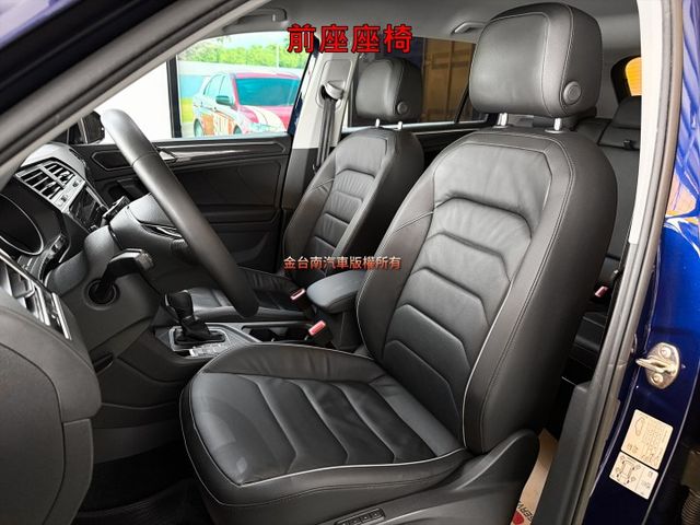 【C-L】18年式／17年11月出廠／里程擔保【原鈑件】盲點／ACC／自動停車／環景／電動尾門／記憶椅／LED頭燈  第9張相片