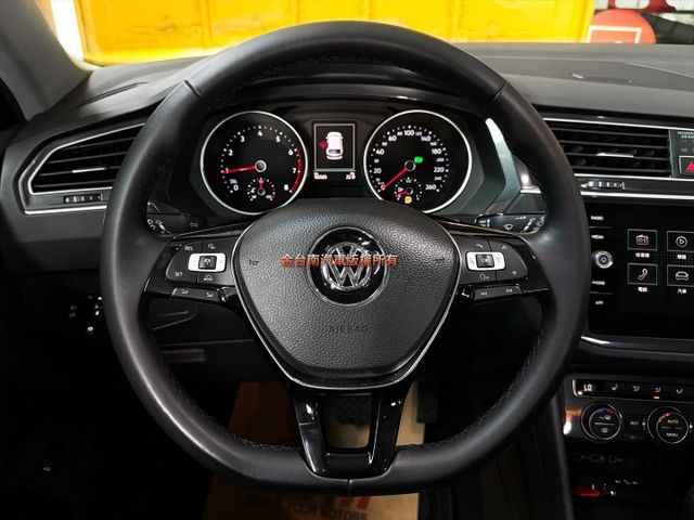 【C-L】18年式／17年11月出廠／里程擔保【原鈑件】盲點／ACC／自動停車／環景／電動尾門／記憶椅／LED頭燈  第11張相片