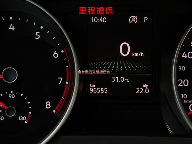 【C-L】18年式／17年11月出廠／里程擔保【原鈑件】盲點／ACC／自動停車／環景／電動尾門／記憶椅／LED頭燈  第12張相片