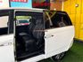 【全車原鈑件】【天窗】【雙電動側滑門】【JBL音響】免鑰匙系統／觸控螢幕／環景系統／藍牙／前後座恆溫空調／循跡防滑  第6張縮圖