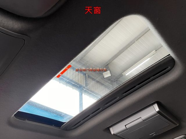【全車原鈑件】【天窗】【雙電動側滑門】【JBL音響】免鑰匙系統／觸控螢幕／環景系統／藍牙／前後座恆溫空調／循跡防滑  第8張相片