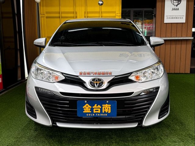 僅跑【七萬】里程擔保【四顆輪胎剛換新】定速巡航／電子後視鏡／藍牙／倒車雷達／光感應頭燈／循跡防滑／原廠鋁圈／ISOFIX  第2張相片